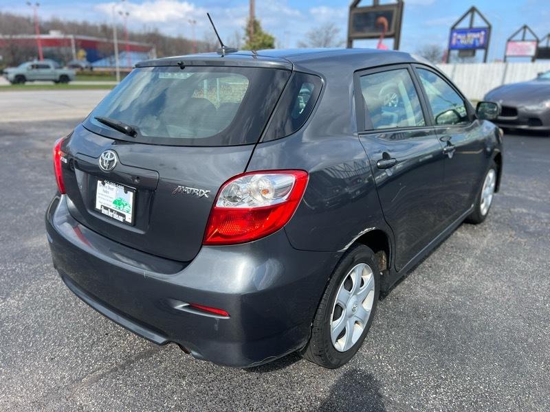 Toyota Matrix Base 4-Speed AT 2009