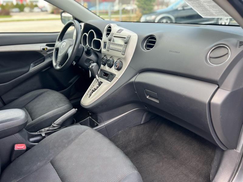 Toyota Matrix Base 4-Speed AT 2009