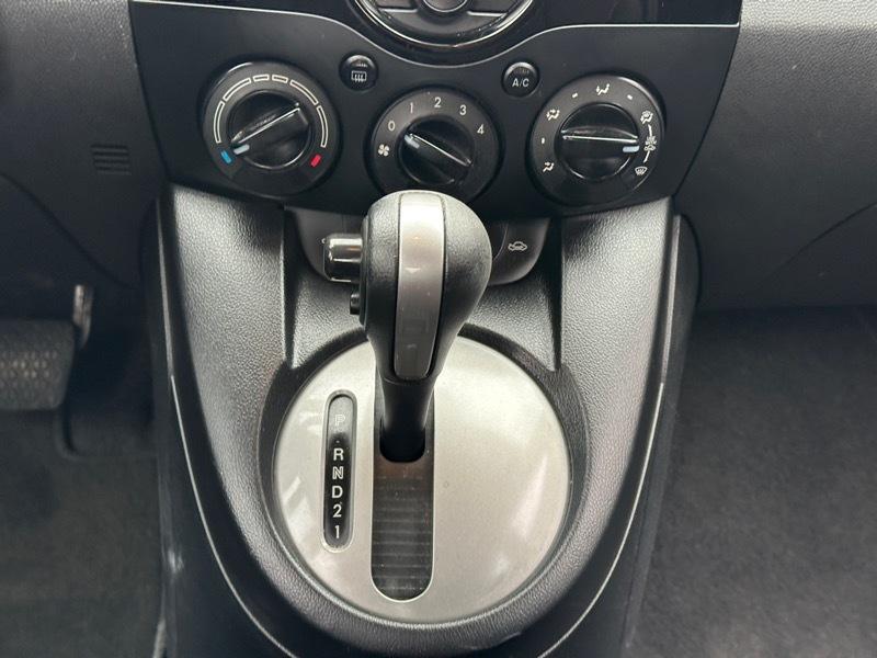 Mazda MAZDA2 Sport 2011