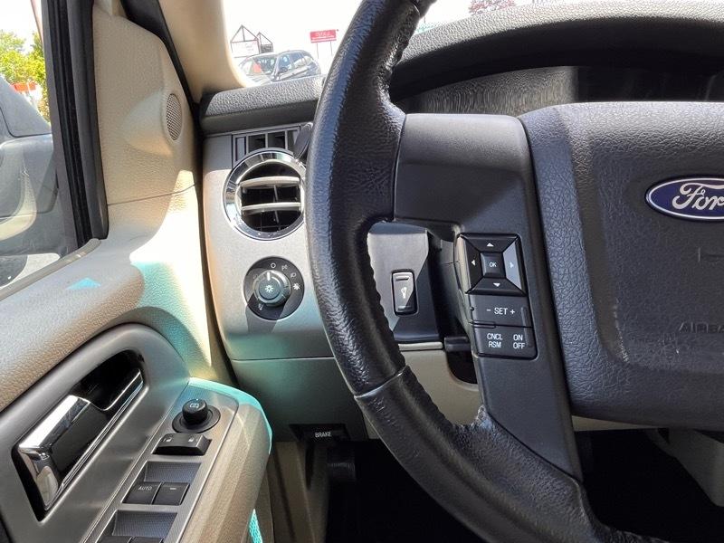 Ford Expedition XLT 2WD 2017