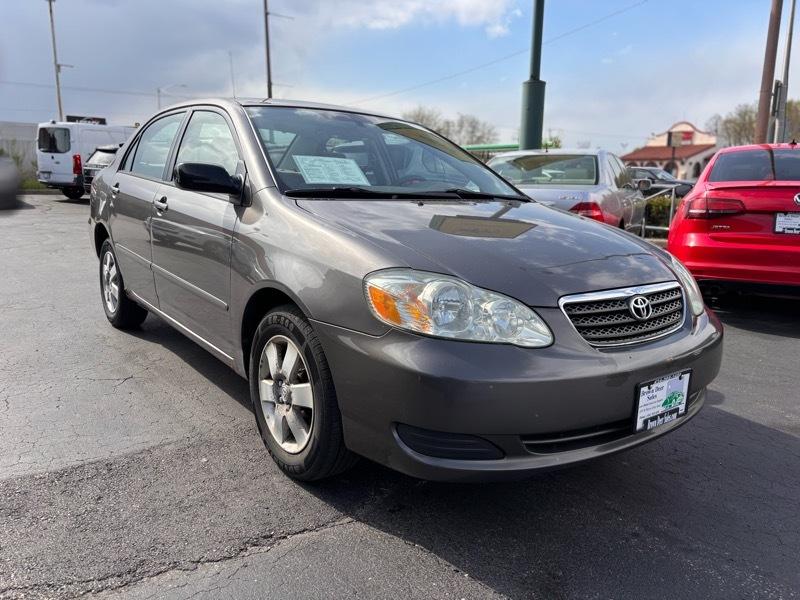 Toyota Corolla LE 2005