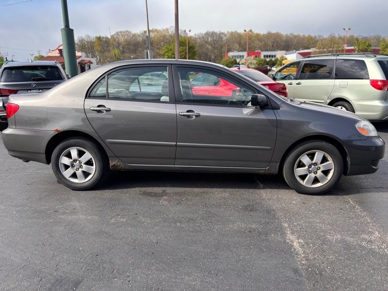 Toyota Corolla LE 2005