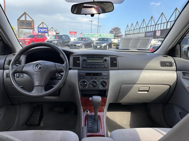 Toyota Corolla LE 2005