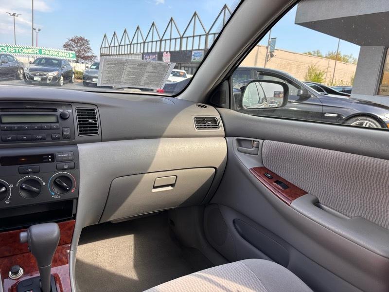 Toyota Corolla LE 2005