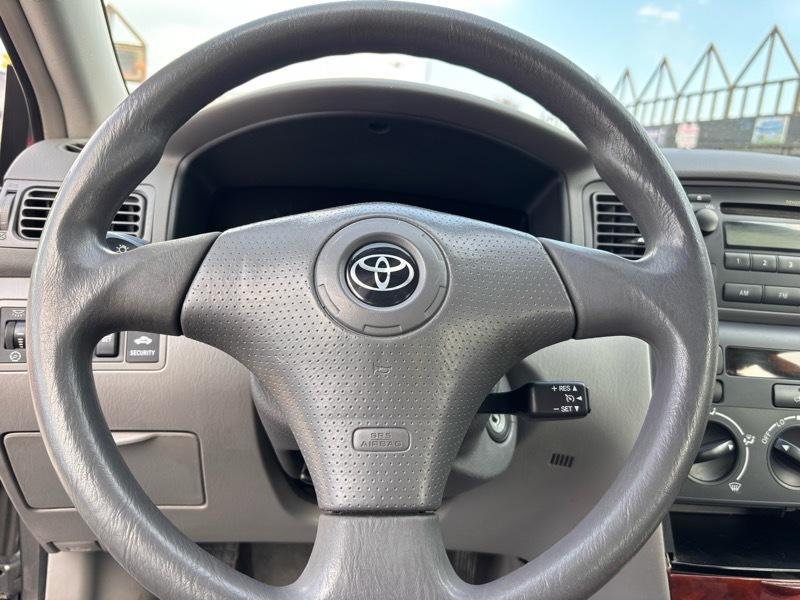 Toyota Corolla LE 2005