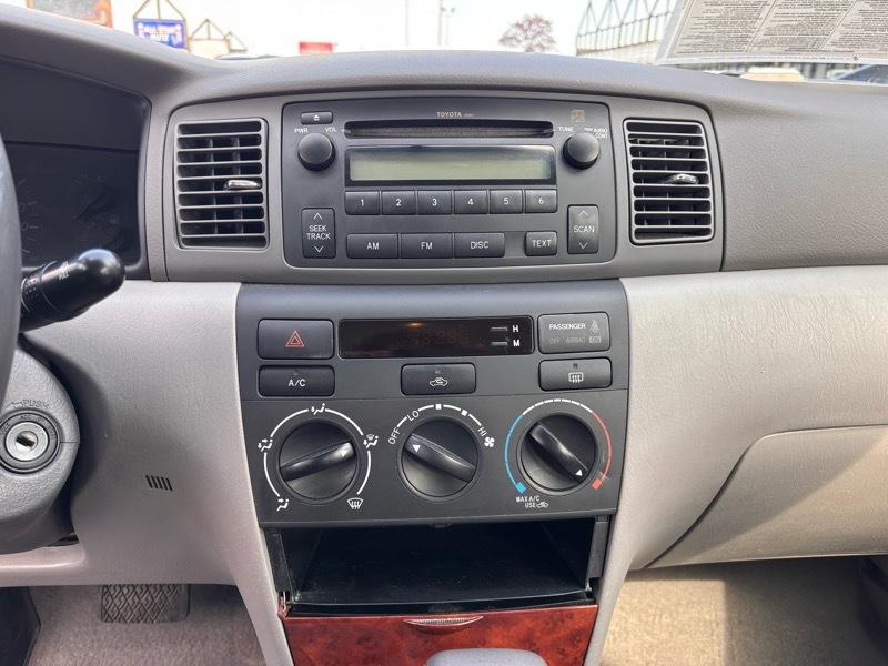 Toyota Corolla LE 2005