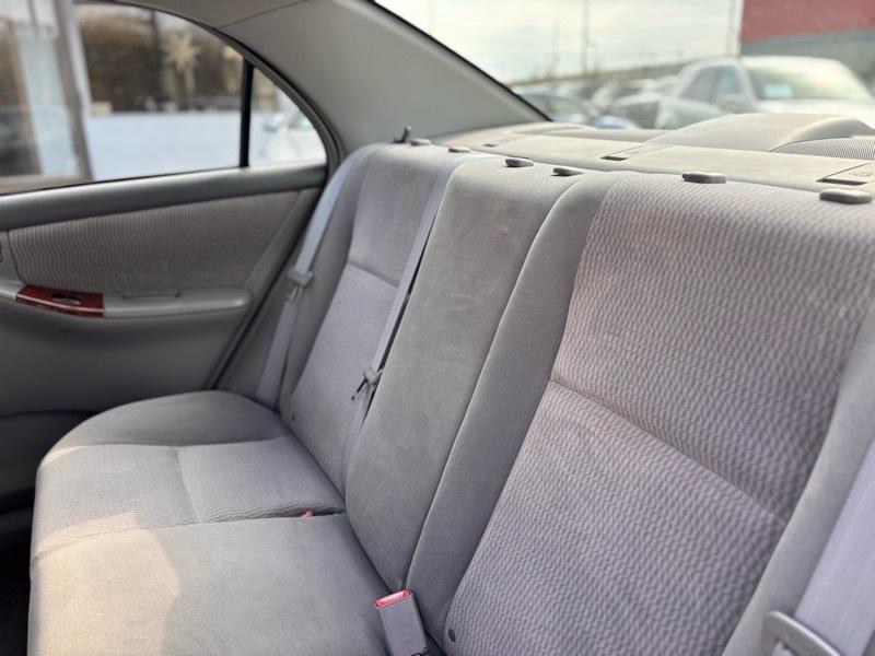 Toyota Corolla LE 2005