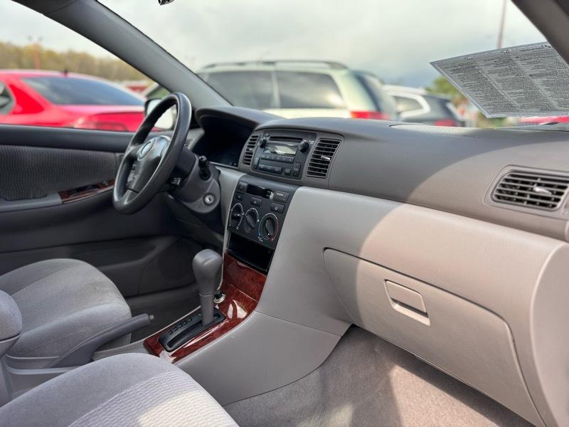 Toyota Corolla LE 2005
