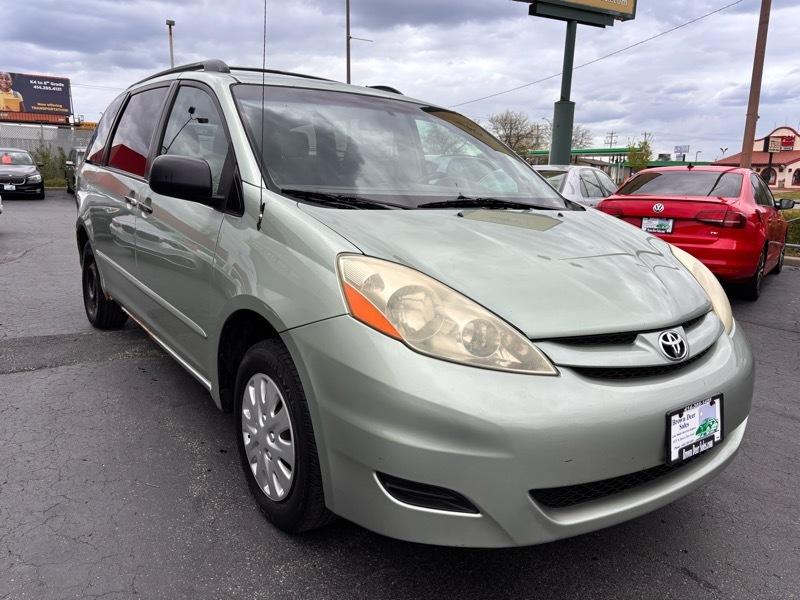 Toyota Sienna LE 7-Passenger 2006