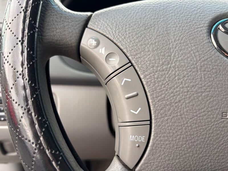 Toyota Sienna LE 7-Passenger 2006