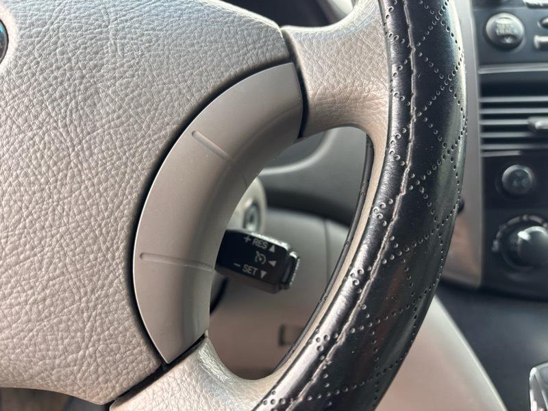 Toyota Sienna LE 7-Passenger 2006