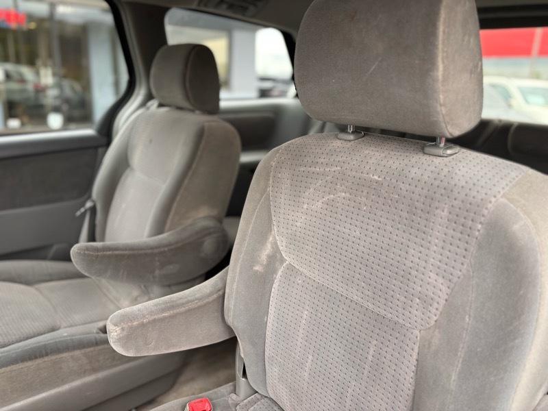Toyota Sienna LE 7-Passenger 2006