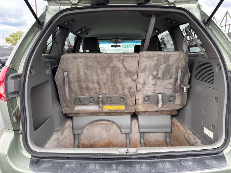 Toyota Sienna LE 7-Passenger 2006
