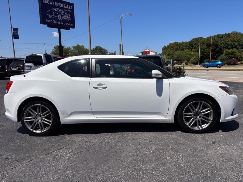 Scion tC Sports Coupe 6-Spd AT 2011