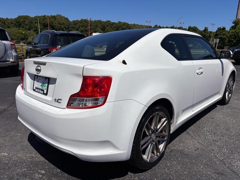 Scion tC Sports Coupe 6-Spd AT 2011