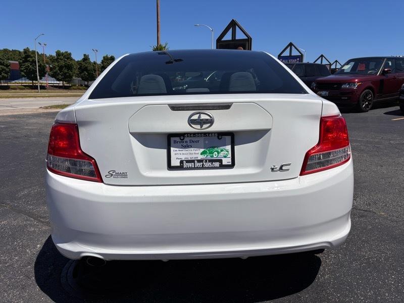 Scion tC Sports Coupe 6-Spd AT 2011