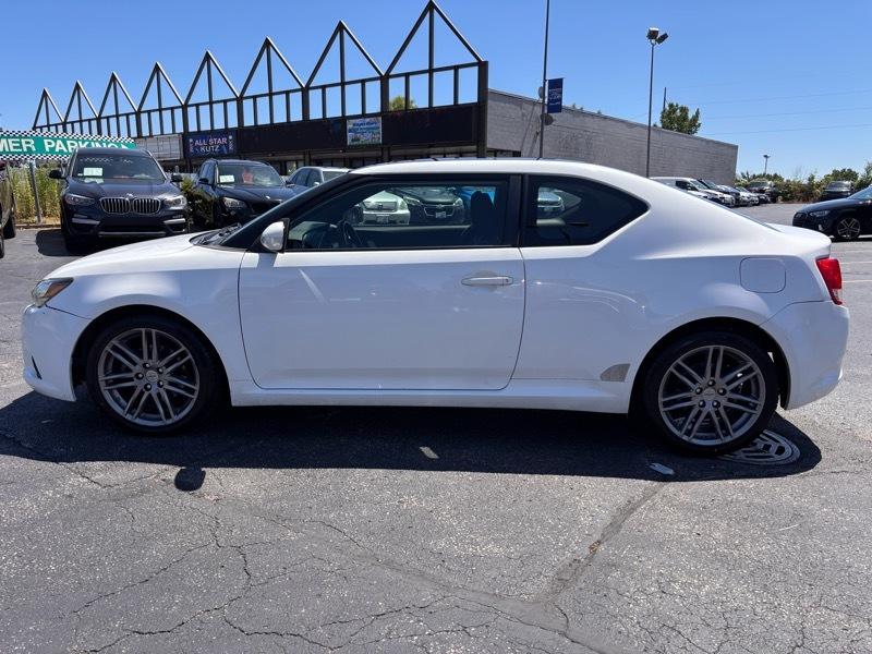 Scion tC Sports Coupe 6-Spd AT 2011