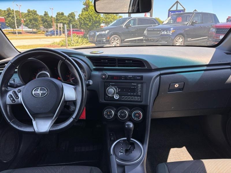 Scion tC Sports Coupe 6-Spd AT 2011