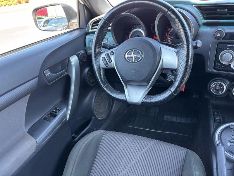 Scion tC Sports Coupe 6-Spd AT 2011