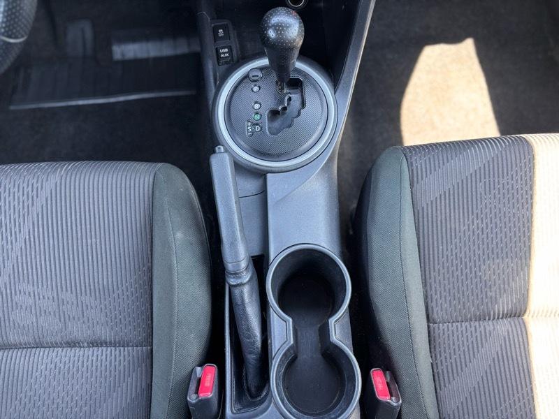 Scion tC Sports Coupe 6-Spd AT 2011