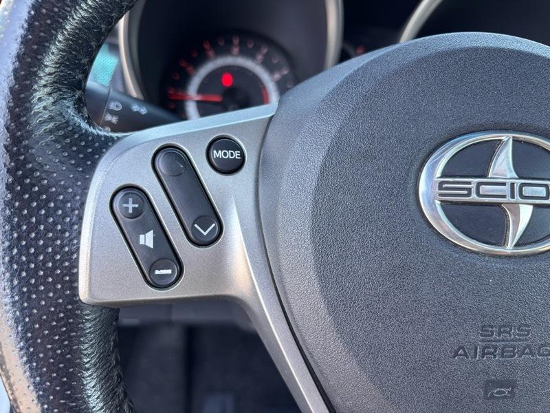 Scion tC Sports Coupe 6-Spd AT 2011