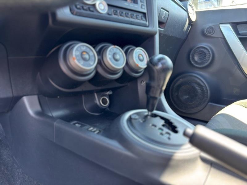 Scion tC Sports Coupe 6-Spd AT 2011
