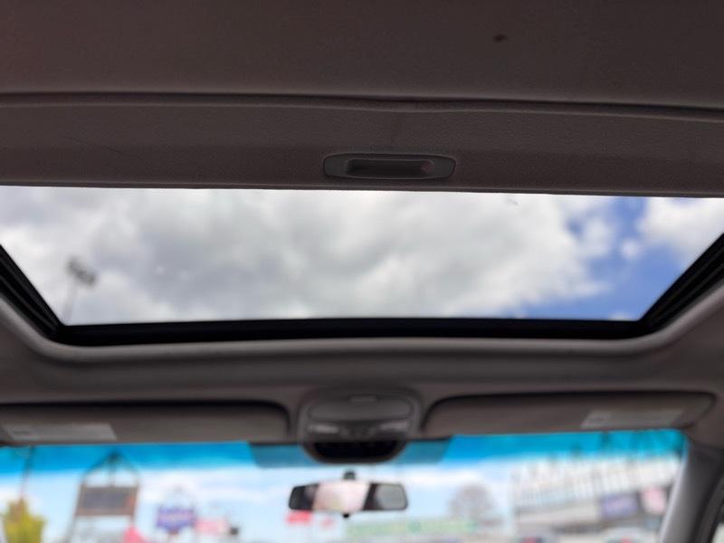 Toyota Sienna XLE FWD 2010