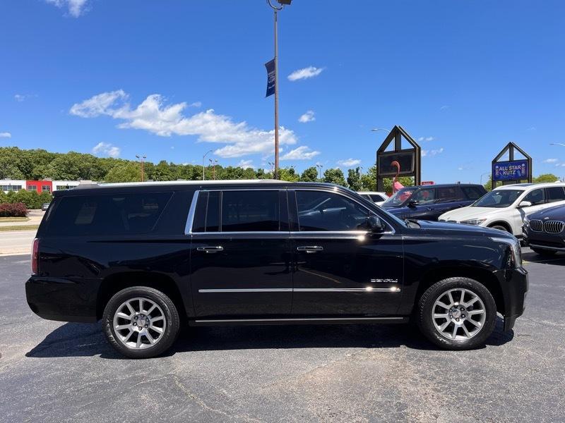 GMC Yukon XL Denali 4WD 2016