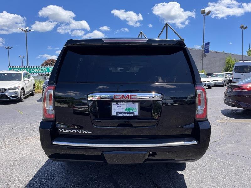GMC Yukon XL Denali 4WD 2016