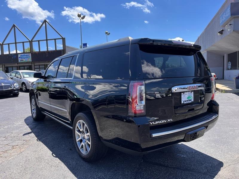 GMC Yukon XL Denali 4WD 2016