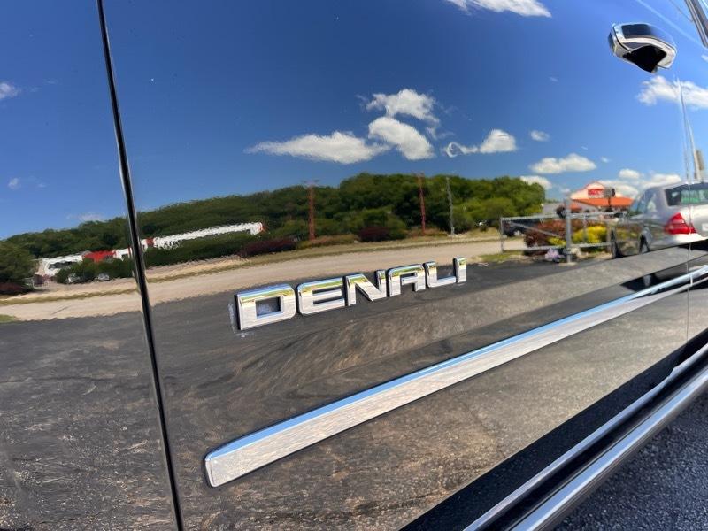 GMC Yukon XL Denali 4WD 2016