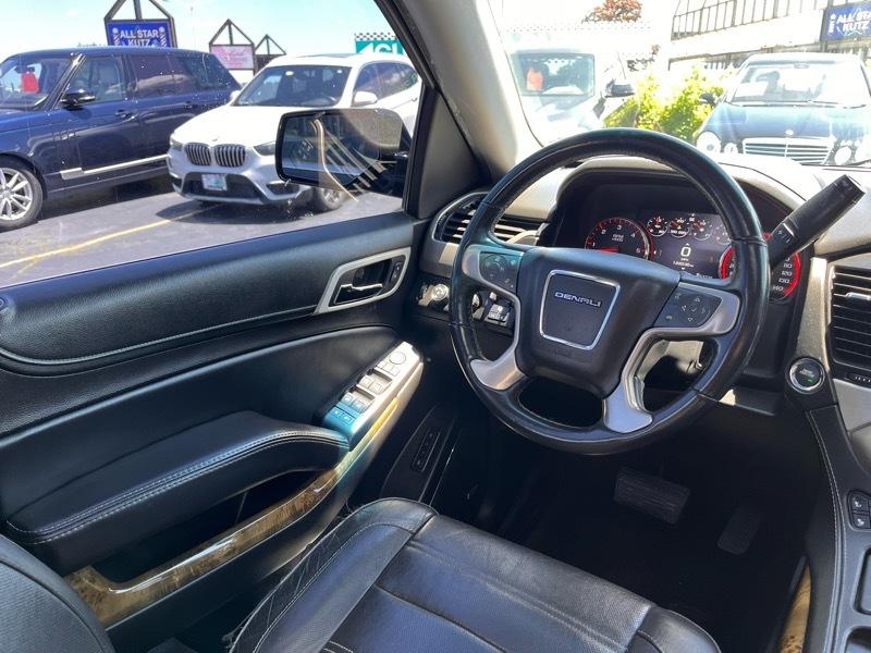 GMC Yukon XL Denali 4WD 2016