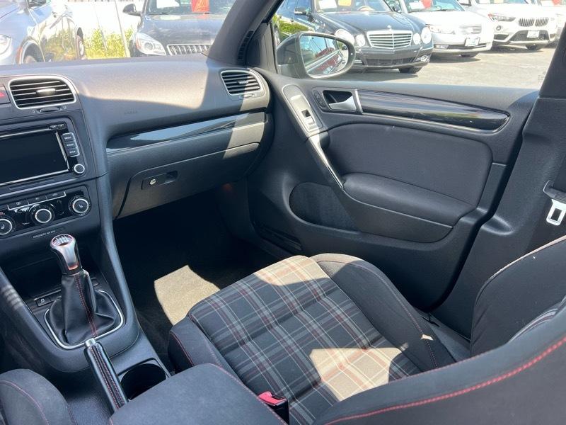 Volkswagen GTI 4-door 2012