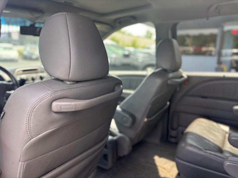 Honda Odyssey EX-L w/ DVD 2010