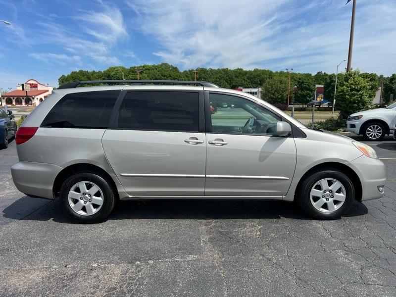 Toyota Sienna XLE 2004