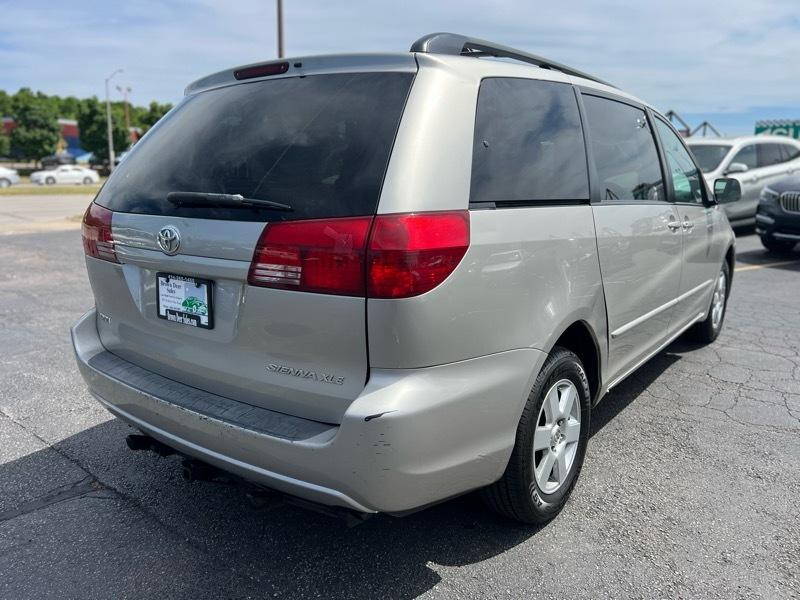 Toyota Sienna XLE 2004