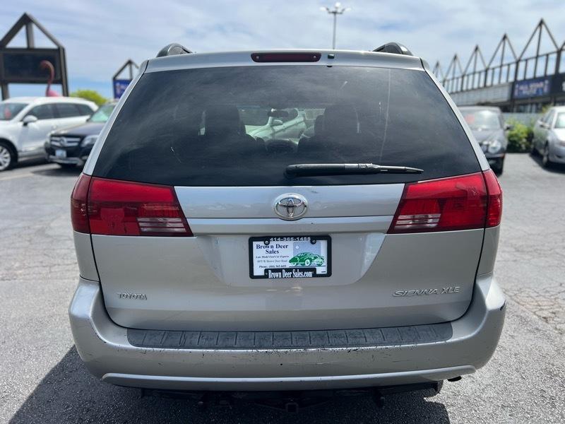 Toyota Sienna XLE 2004