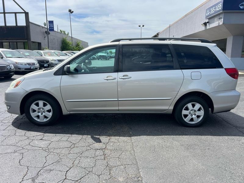 Toyota Sienna XLE 2004
