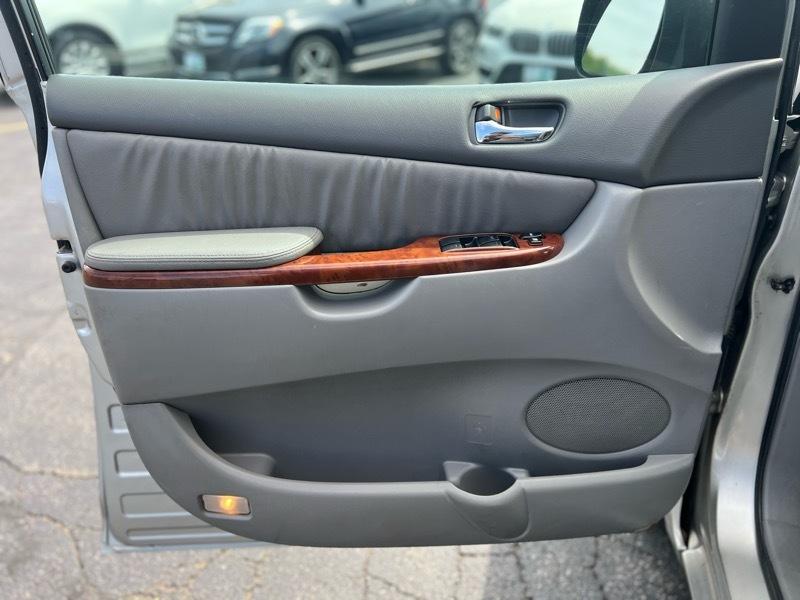 Toyota Sienna XLE 2004