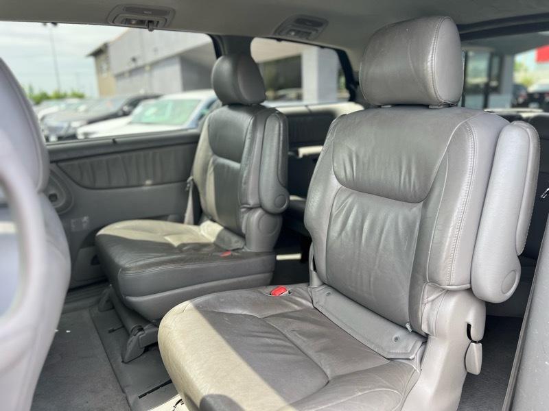 Toyota Sienna XLE 2004