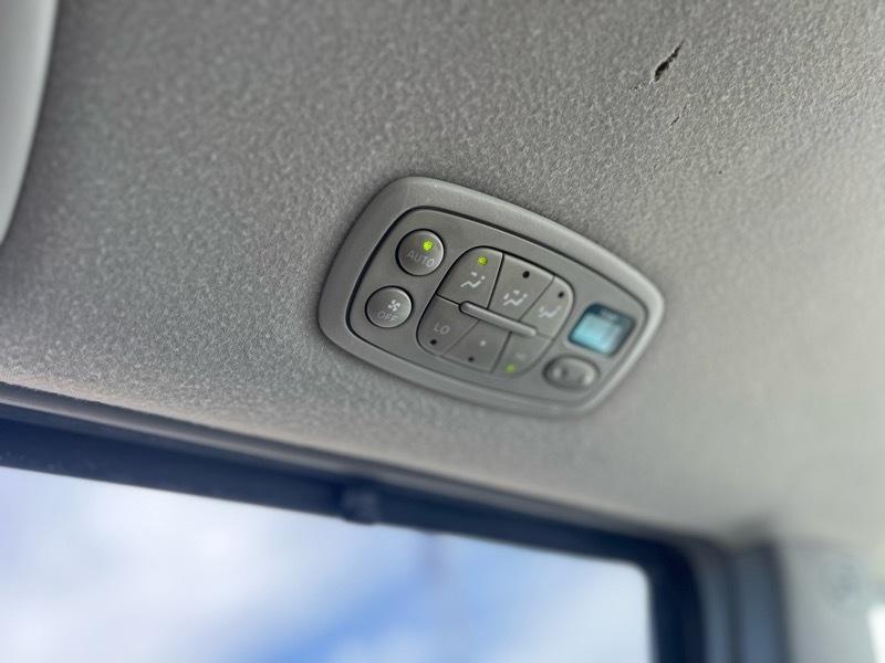 Toyota Sienna XLE 2004