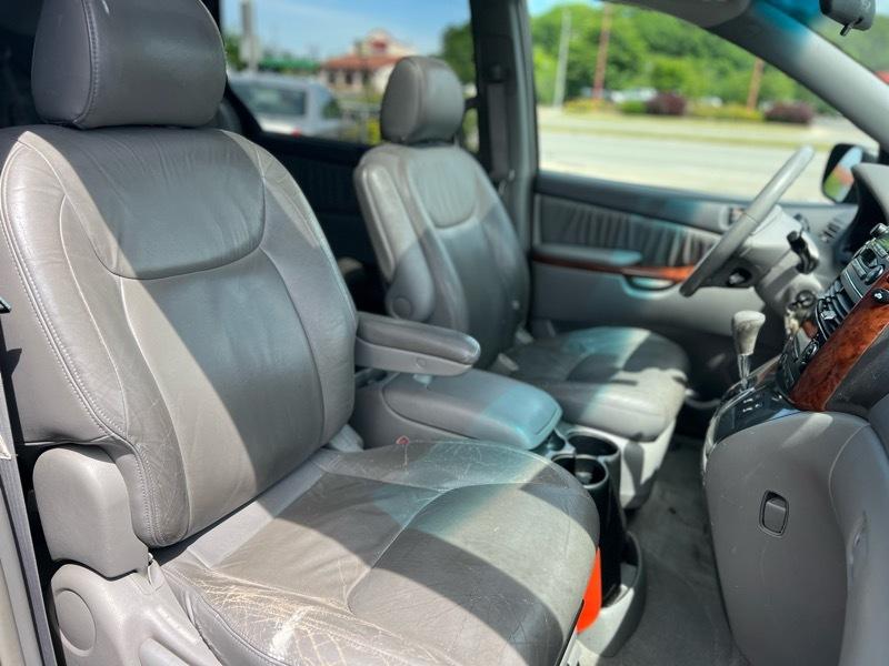 Toyota Sienna XLE 2004