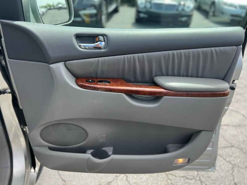 Toyota Sienna XLE 2004