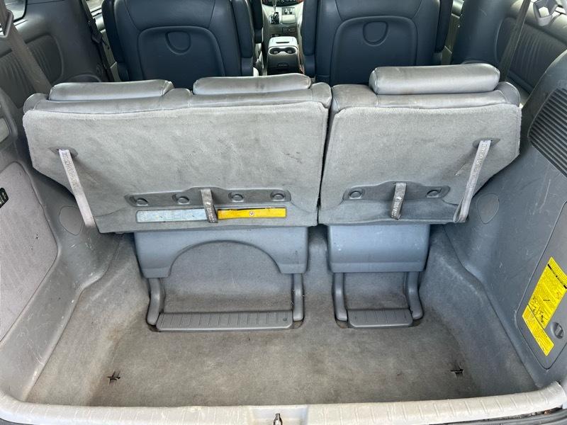 Toyota Sienna XLE 2004