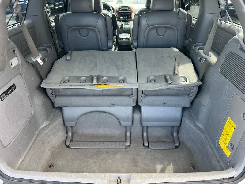 Toyota Sienna XLE 2004