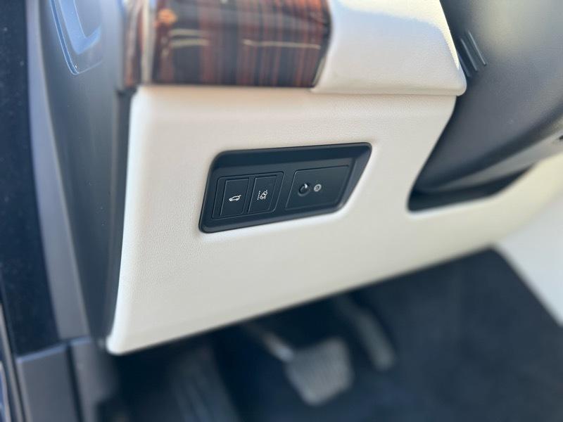 Land Rover Range Rover Base 2017