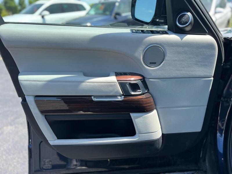 Land Rover Range Rover Base 2017