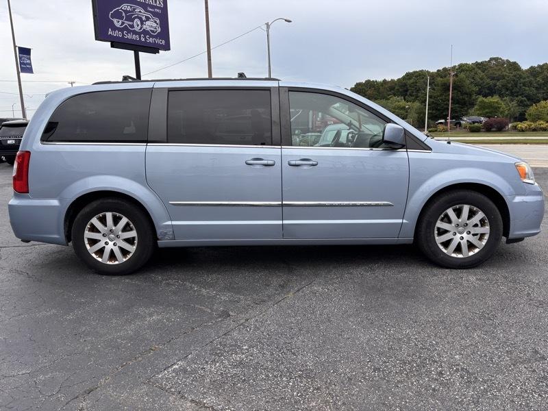 Chrysler Town & Country Touring 2013