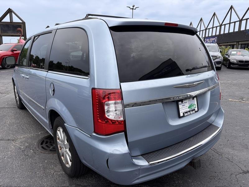 Chrysler Town & Country Touring 2013