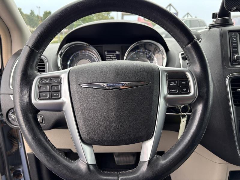 Chrysler Town & Country Touring 2013